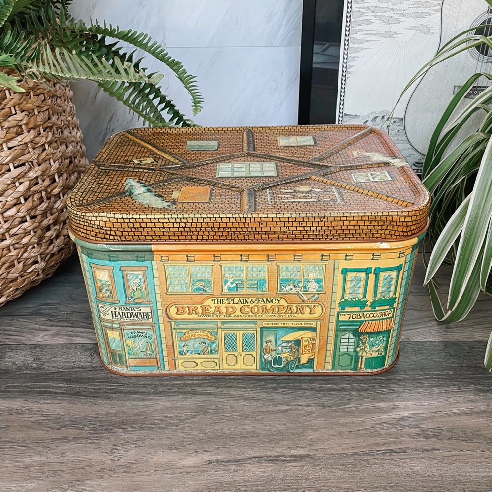 SOLD Vintage Cheinco Bread tin